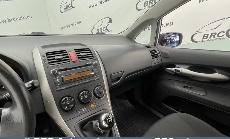 Toyota Auris 1.4 D-4D Terra 2008 full