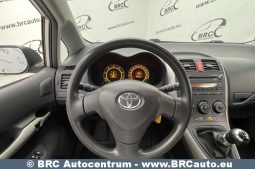 Toyota Auris 1.4 D-4D Terra 2008 full
