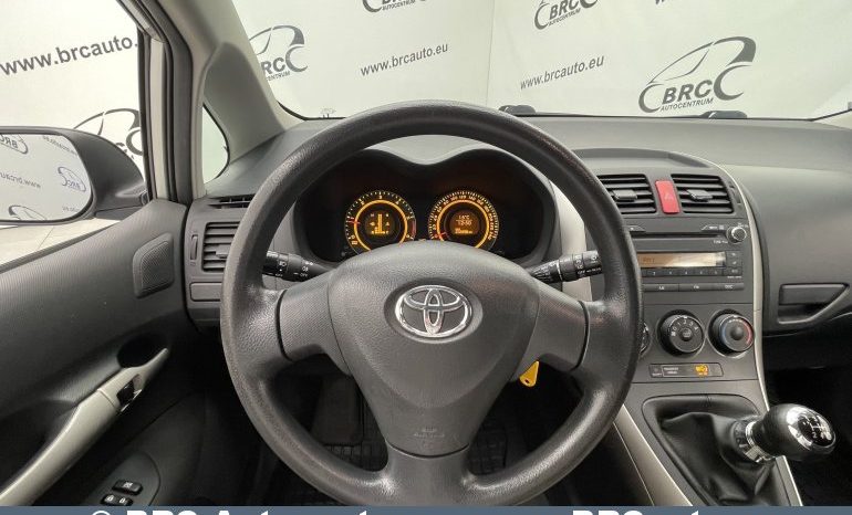 Toyota Auris 1.4 D-4D Terra 2008 full
