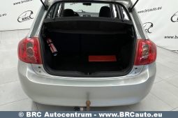Toyota Auris 1.4 D-4D Terra 2008 full