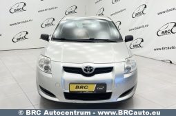 Toyota Auris 1.4 D-4D Terra 2008 full