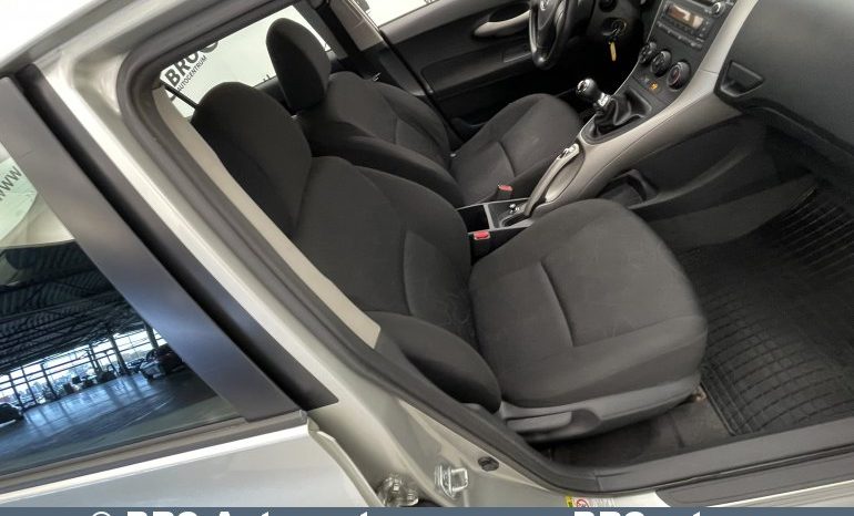 Toyota Auris 1.4 D-4D Terra 2008 full