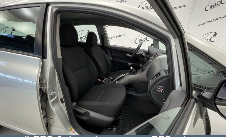 Toyota Auris 1.4 D-4D Terra 2008 full