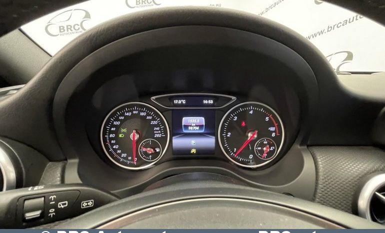 Mercedes-Benz A 160 d 2015 full
