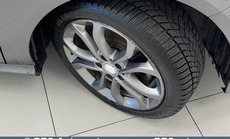 Mercedes-Benz A 160 d 2015 full