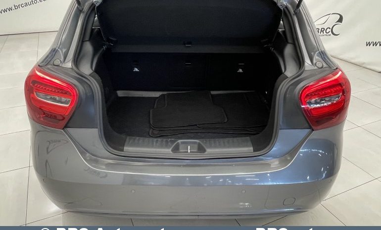Mercedes-Benz A 160 d 2015 full