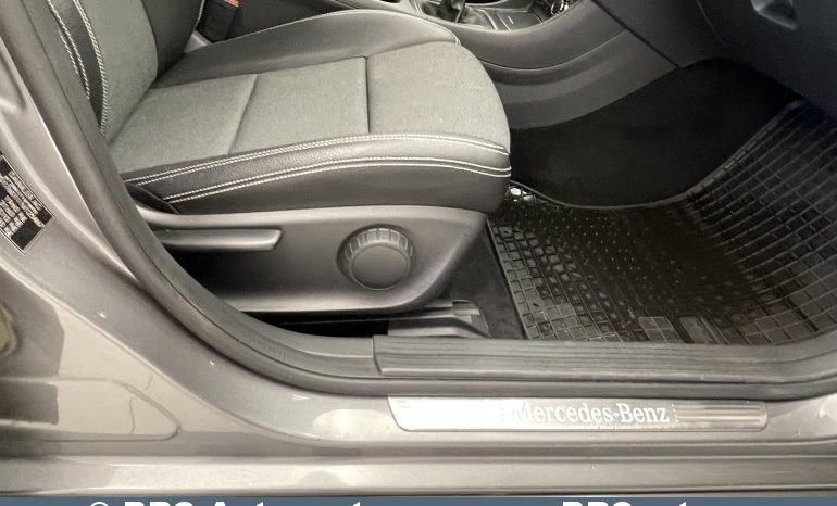 Mercedes-Benz A 160 d 2015 full