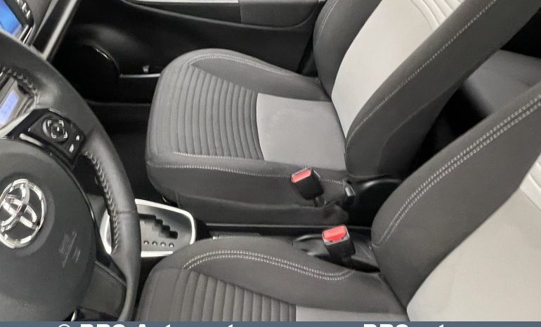 Toyota Yaris 1.5 Hybrid Automatas 2018 full