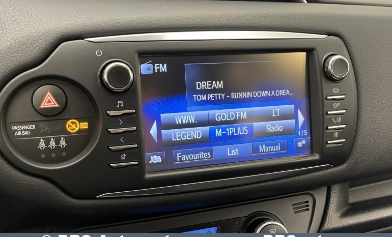 Toyota Yaris 1.5 Hybrid Automatas 2018 full