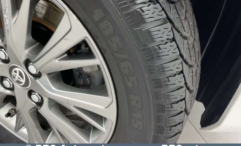 Toyota Yaris 1.5 Hybrid Automatas 2018 full