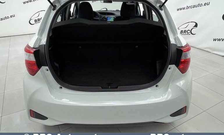 Toyota Yaris 1.5 Hybrid Automatas 2018 full
