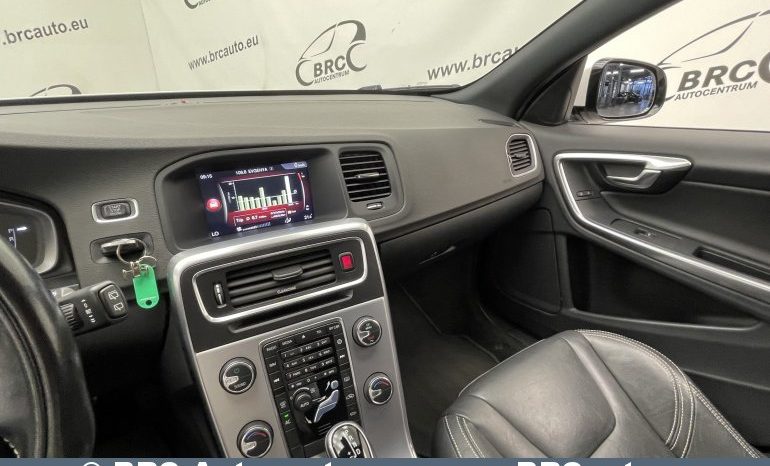 Volvo V60 2.0 D2 Automatas 2017 full
