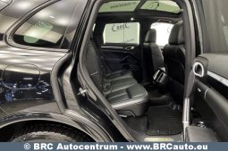 Porsche Cayenne S E-Hybrid 2017 full