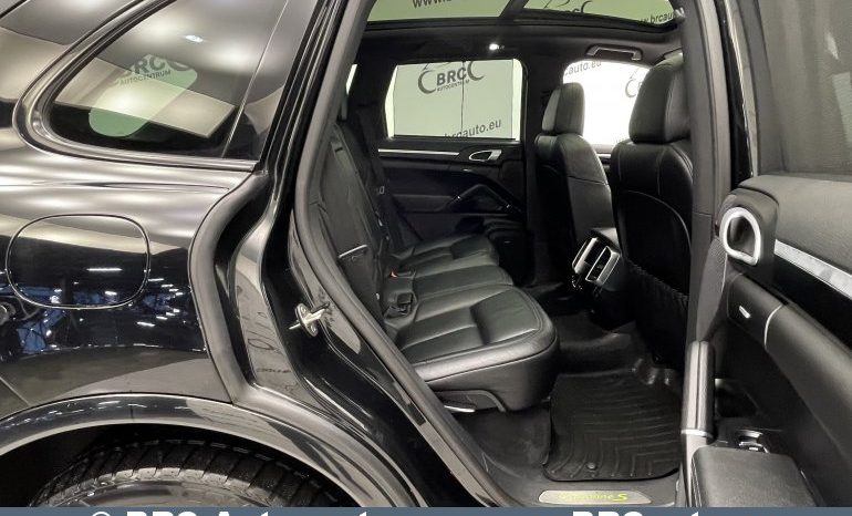 Porsche Cayenne S E-Hybrid 2017 full