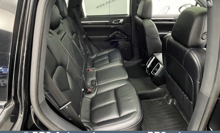 Porsche Cayenne S E-Hybrid 2017 full