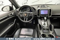 Porsche Cayenne S E-Hybrid 2017 full