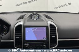 Porsche Cayenne S E-Hybrid 2017 full