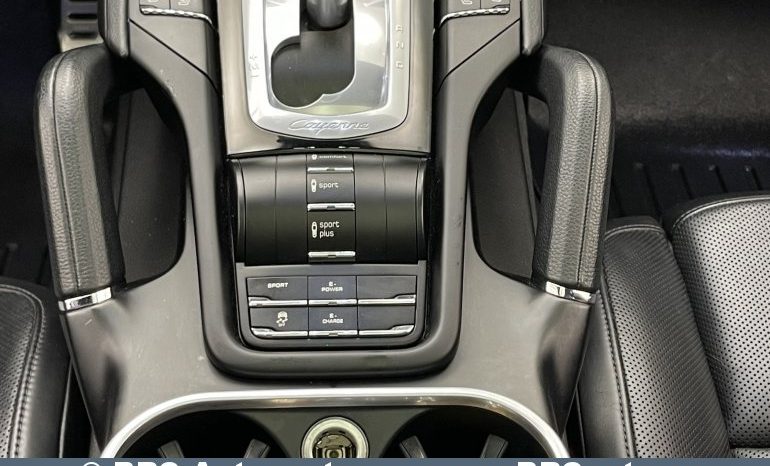 Porsche Cayenne S E-Hybrid 2017 full