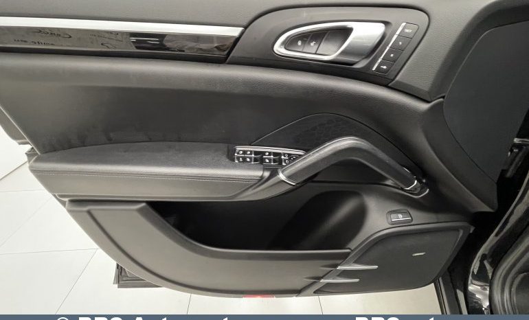 Porsche Cayenne S E-Hybrid 2017 full