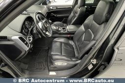 Porsche Cayenne S E-Hybrid 2017 full