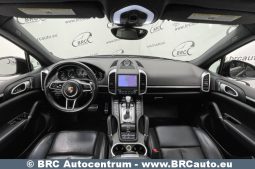Porsche Cayenne S E-Hybrid 2017 full