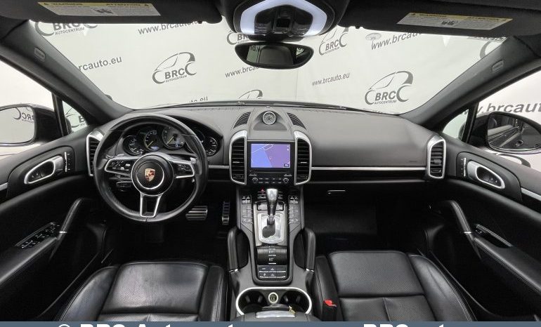 Porsche Cayenne S E-Hybrid 2017 full