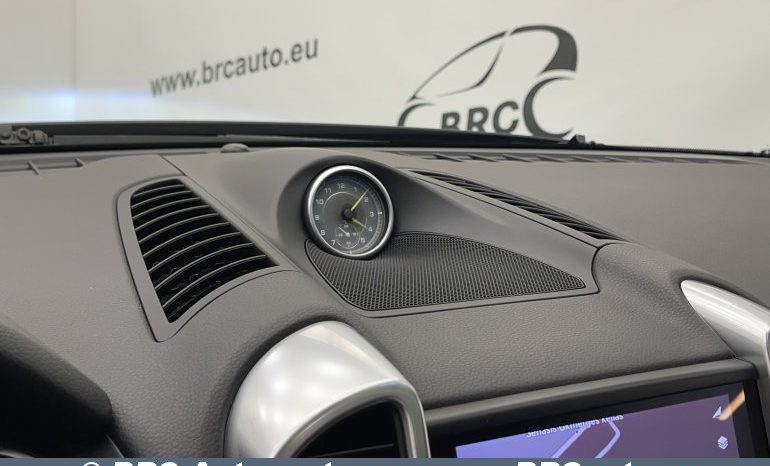 Porsche Cayenne S E-Hybrid 2017 full