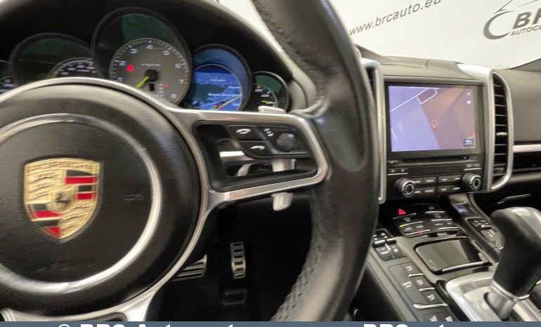 Porsche Cayenne S E-Hybrid 2017 full