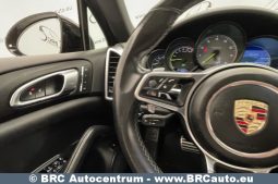 Porsche Cayenne S E-Hybrid 2017 full