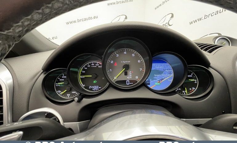 Porsche Cayenne S E-Hybrid 2017 full