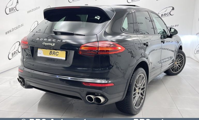 Porsche Cayenne S E-Hybrid 2017 full