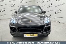 Porsche Cayenne S E-Hybrid 2017 full