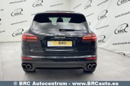 Porsche Cayenne S E-Hybrid 2017 full
