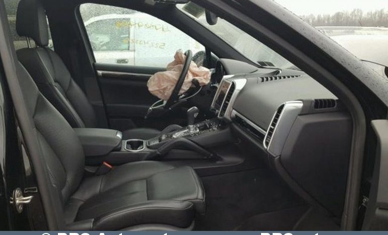 Porsche Cayenne S E-Hybrid 2017 full