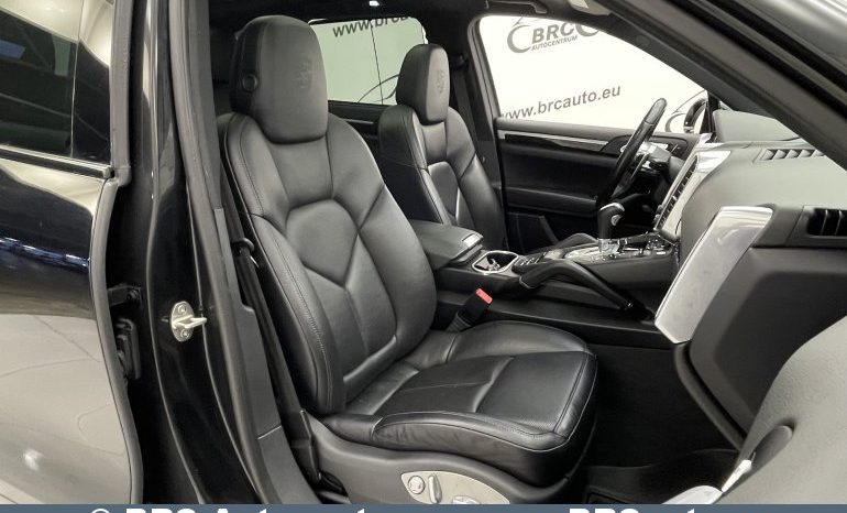 Porsche Cayenne S E-Hybrid 2017 full