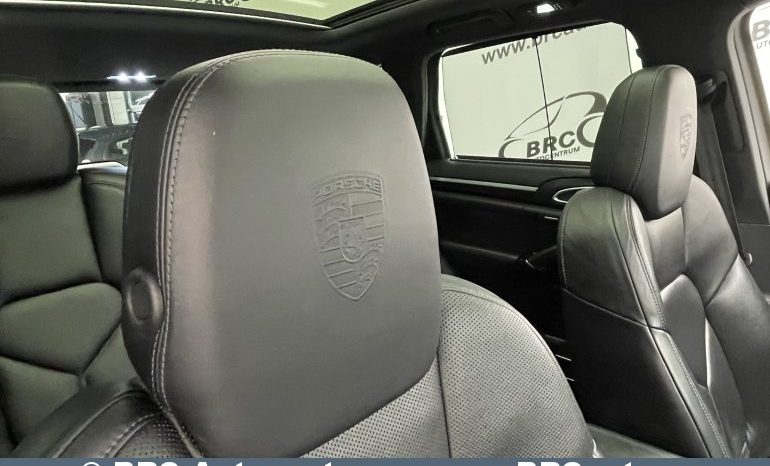 Porsche Cayenne S E-Hybrid 2017 full