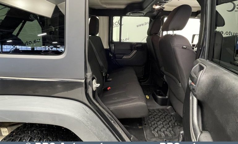 Jeep Wrangler 3.6 Unlimited Sport 2013 full