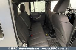 Jeep Wrangler 3.6 Unlimited Sport 2013 full