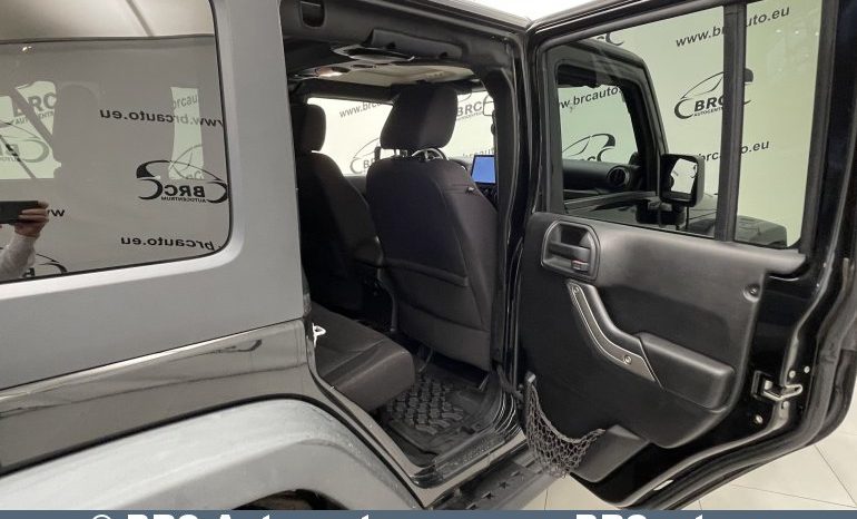 Jeep Wrangler 3.6 Unlimited Sport 2013 full