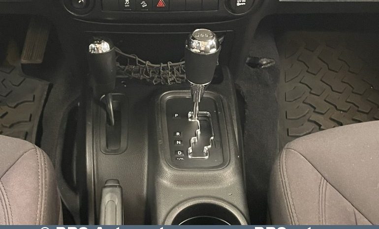 Jeep Wrangler 3.6 Unlimited Sport 2013 full