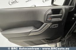 Jeep Wrangler 3.6 Unlimited Sport 2013 full