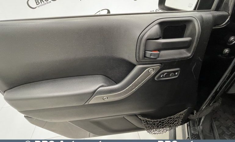 Jeep Wrangler 3.6 Unlimited Sport 2013 full