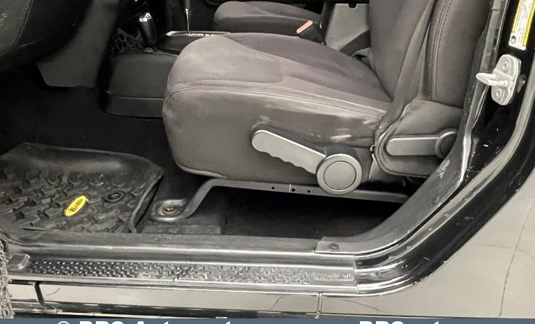 Jeep Wrangler 3.6 Unlimited Sport 2013 full