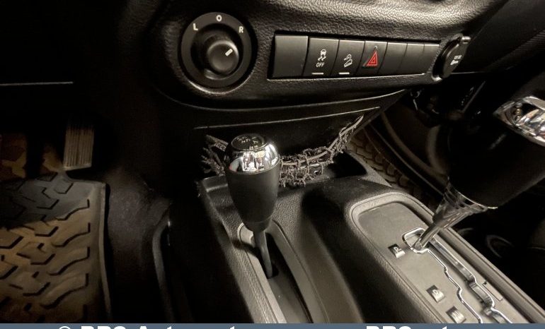 Jeep Wrangler 3.6 Unlimited Sport 2013 full