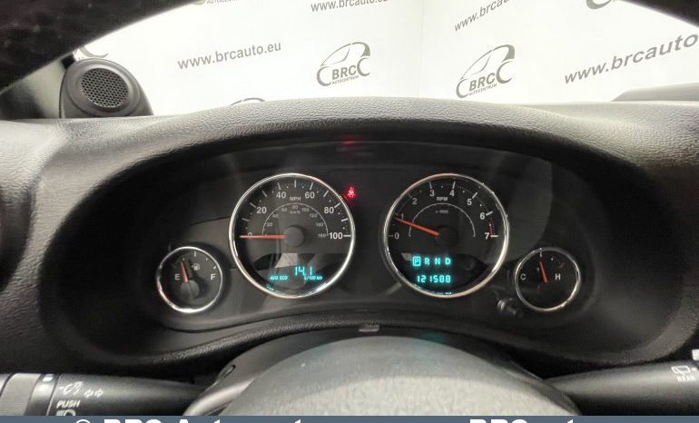 Jeep Wrangler 3.6 Unlimited Sport 2013 full