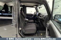 Jeep Wrangler 3.6 Unlimited Sport 2013 full