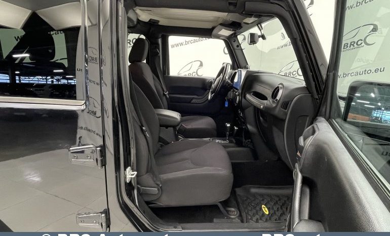 Jeep Wrangler 3.6 Unlimited Sport 2013 full