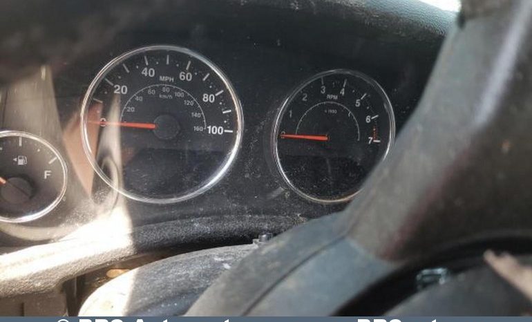 Jeep Wrangler 3.6 Unlimited Sport 2013 full