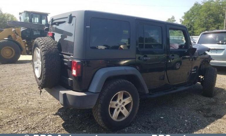 Jeep Wrangler 3.6 Unlimited Sport 2013 full
