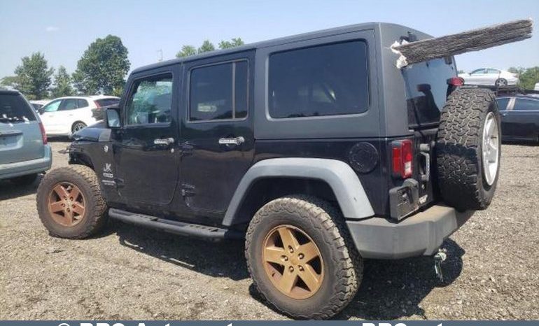 Jeep Wrangler 3.6 Unlimited Sport 2013 full